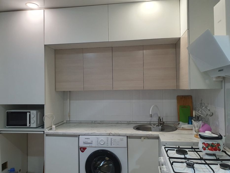 Сдам 2-х ком.кв. в центре 8 мкр.