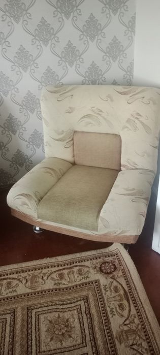 Продам диваны тройка