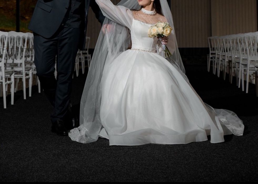 Vând rochie de mireasă