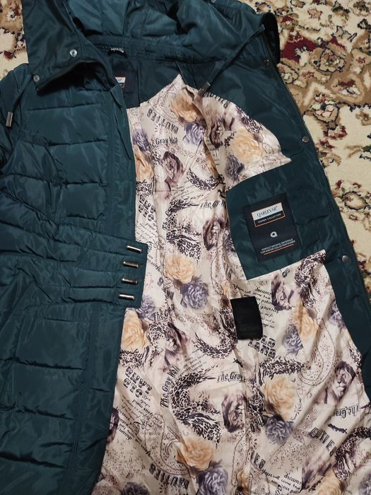 Продается женская куртка.