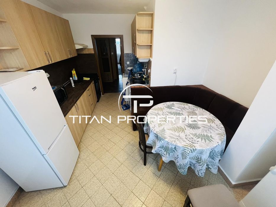 Дава се под наем Тристаен апартамент в Бургас, Център - 92 кв.м за 612 € - Снимка #2