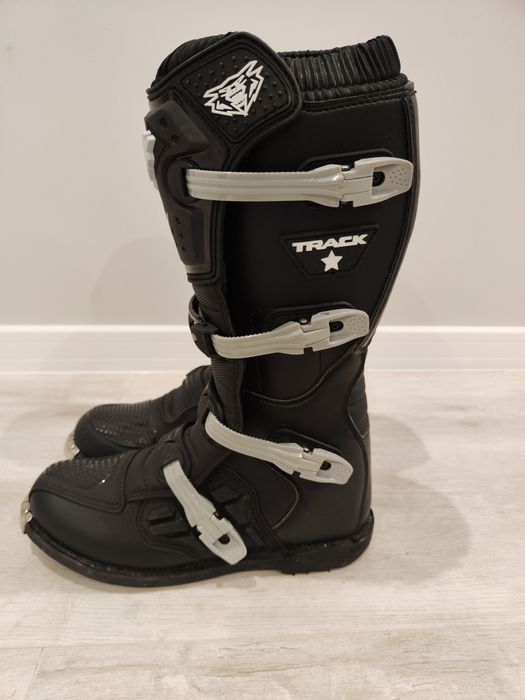 Кросови ботуши WULF 45 номер НОВИ !!!