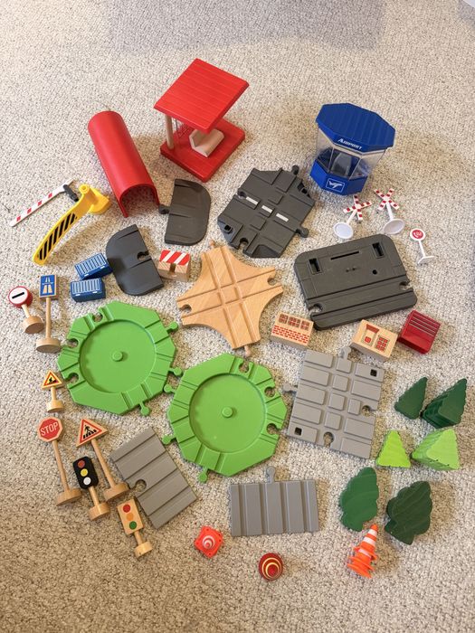 Seuri șine din lemn (peste 150 piese) – mix piese