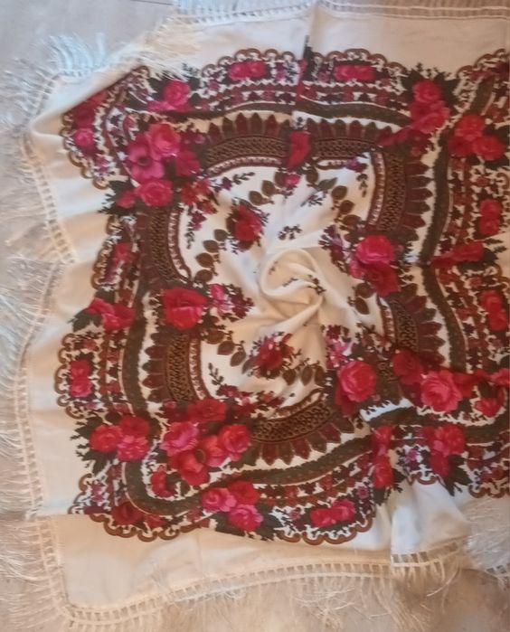 Batic tradițional 107×107 cm