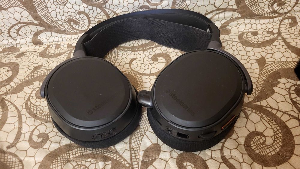 SteelSeries Arctis Pro Casti gaming wireless  fuctionale +receptor PC