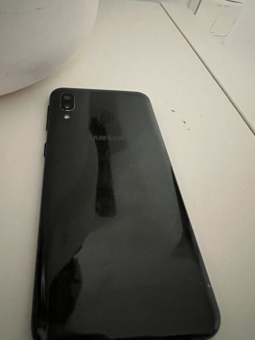 Vand Samung galaxy a20e