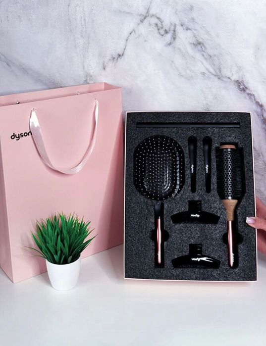 Продам Новый подарочный фирменный набор Dyson Set 7в1