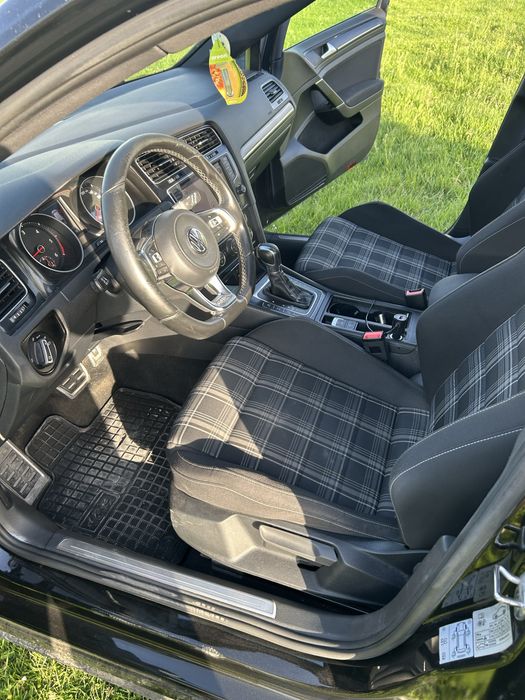 Vând Volkswagen Golf GTD 2017 – 2.0 TDI 184 CP – DSG
