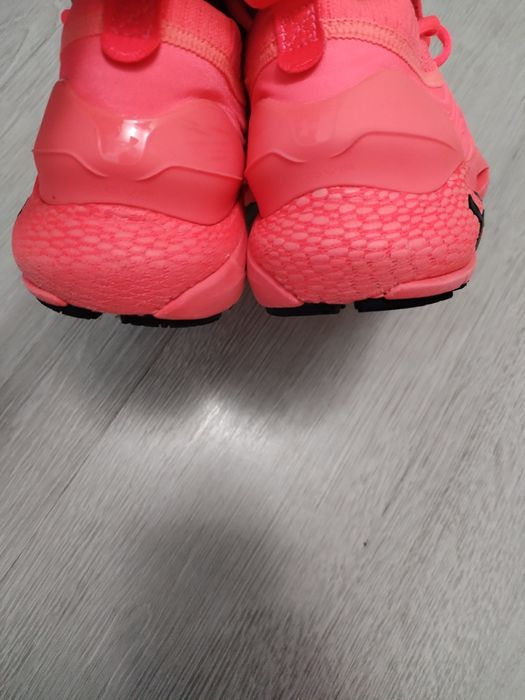 Уникални маратонки Under armour