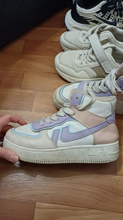 Кроссовки  для девочки