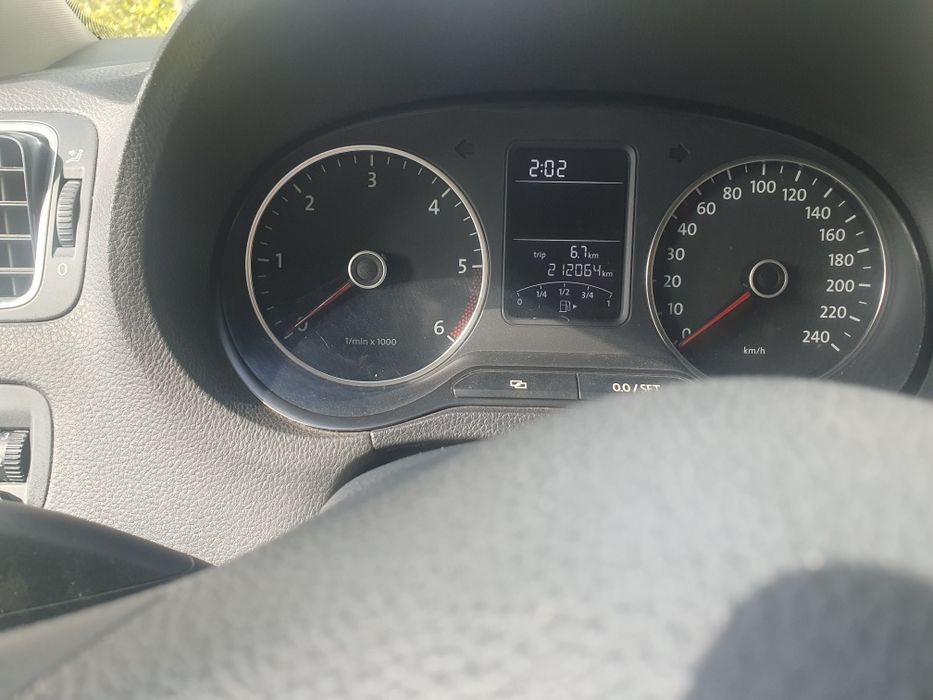 Volkswagen Polo abia înmatriculat