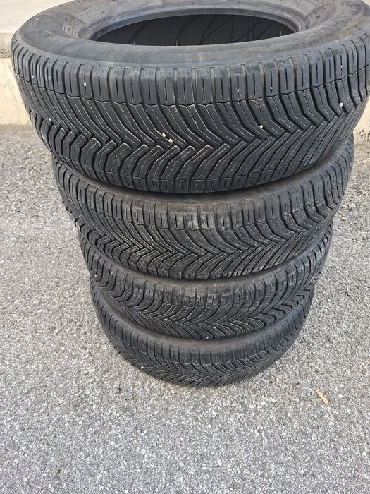 Michelin cross climate  215 / 70 / 16