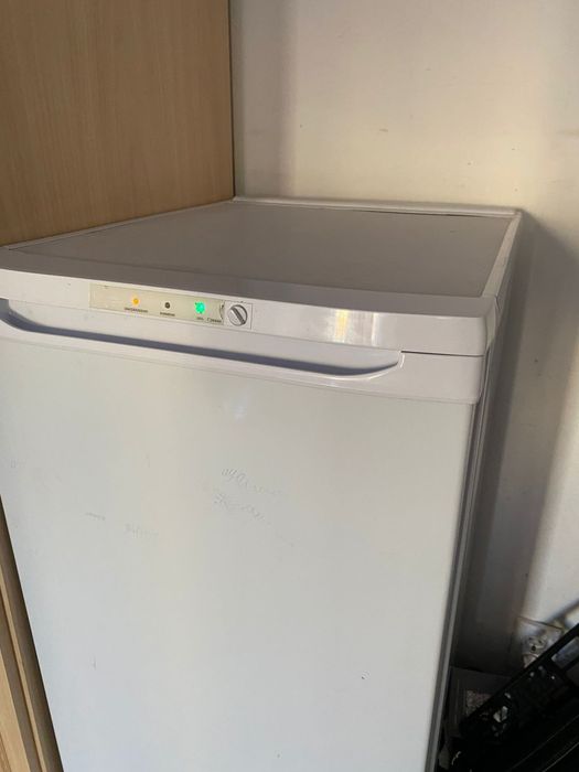 Продам морозильник