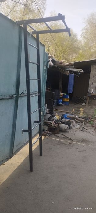 Продам на стеный турник