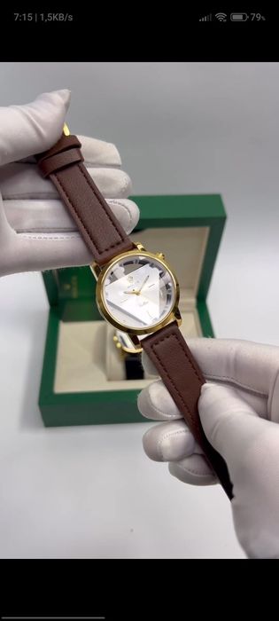 Rolex uchburchak soati