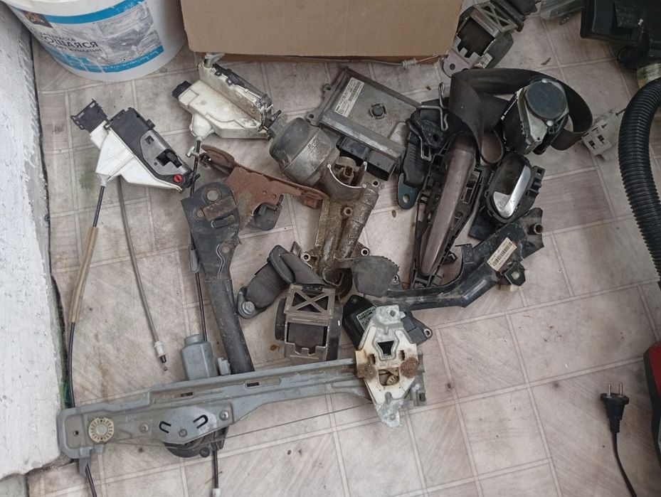 Запчасти на Пежо 301