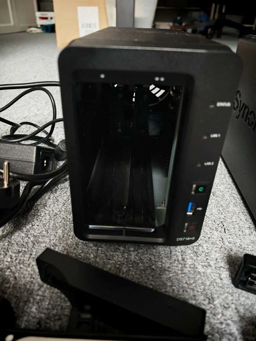 Synology NAS DiskStation DS716+II заедно с 5 дисков експанжън DX510