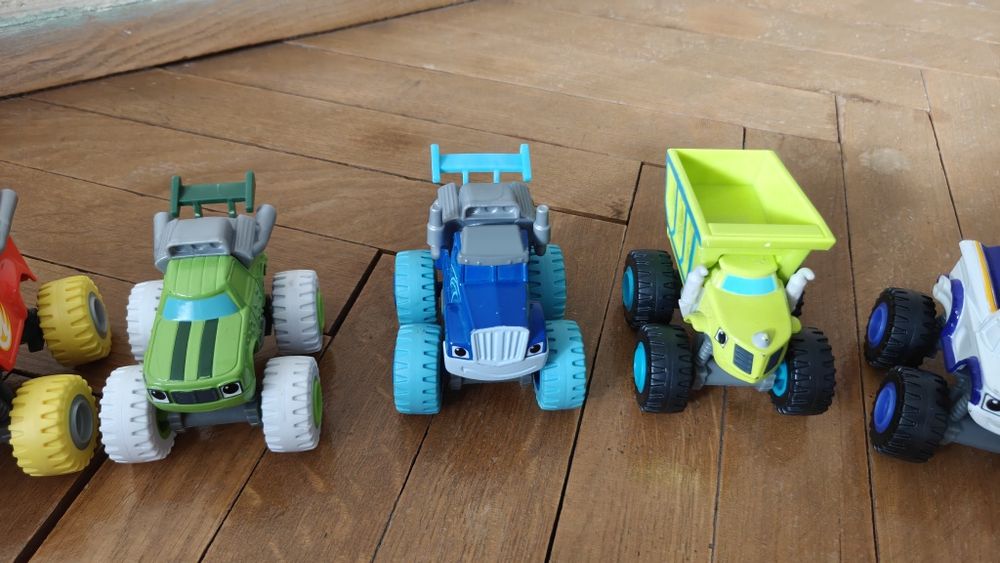 6 бр. колички от "Пламъчко и машините" (Blaze and the Monster Machine