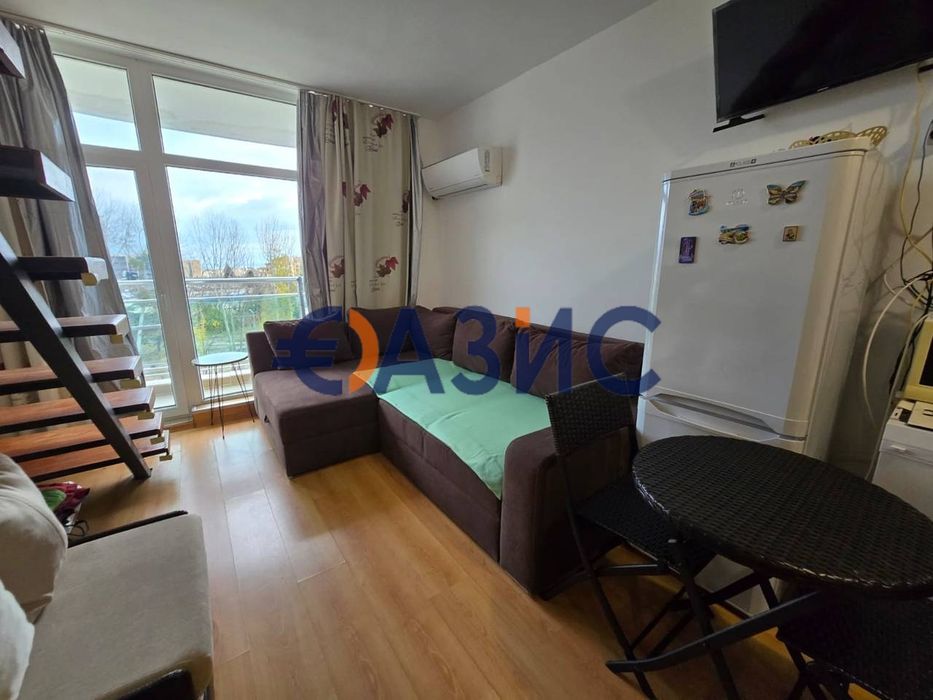 Продава се Двустаен апартамент в к.к. Слънчев бряг - 72 кв.м за 673 €/кв.м - Снимка #3