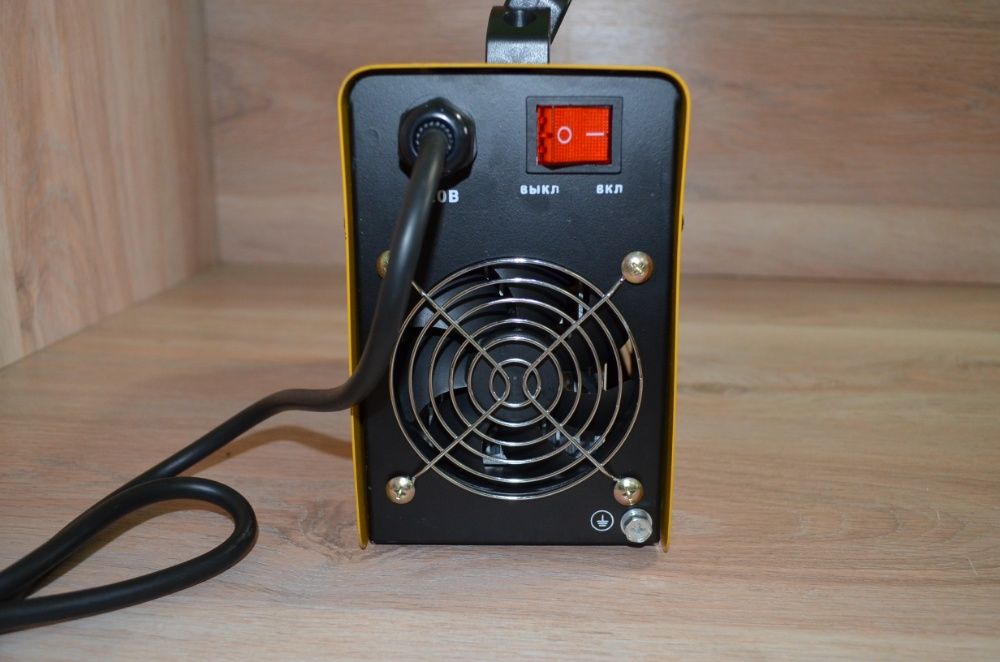 Сварочный аппарат ТЕХА 250 А в кейсе