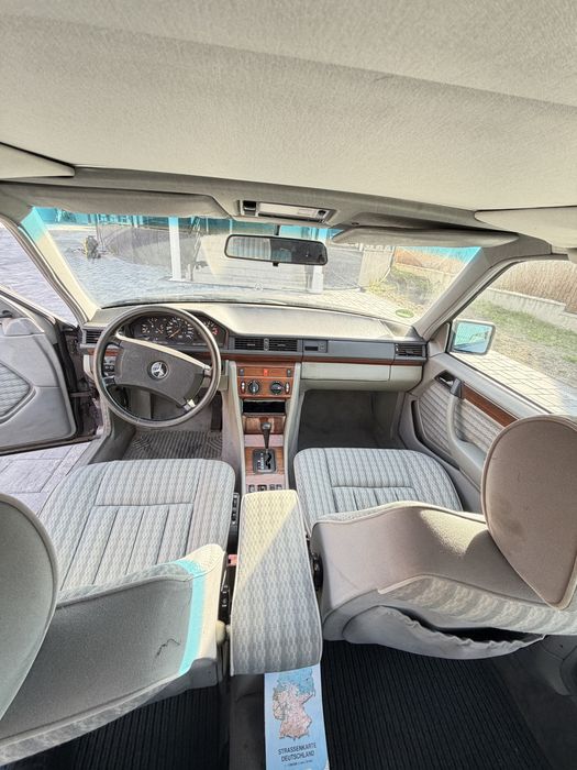 De vânzare Mercedes-Benz W124 300E, 1991 automată, 3.0 benzină, 180 CP