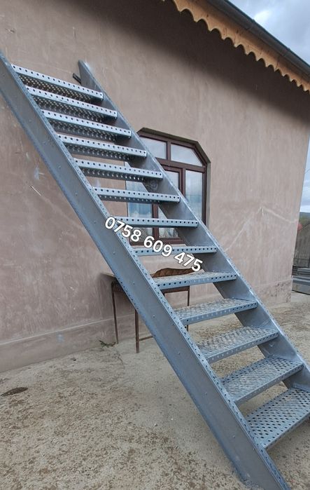 Scări metalice zincate