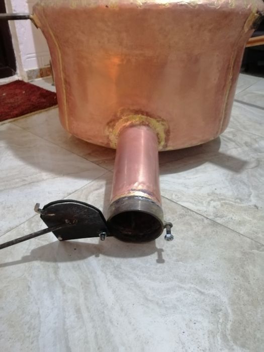 Vând cazan de făcut tuica din cupru alimentar de 152litri din cupru al
