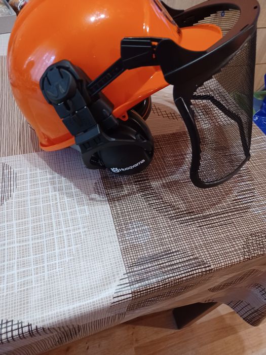 Оригинална каска на Husqvarna. Чисто нова