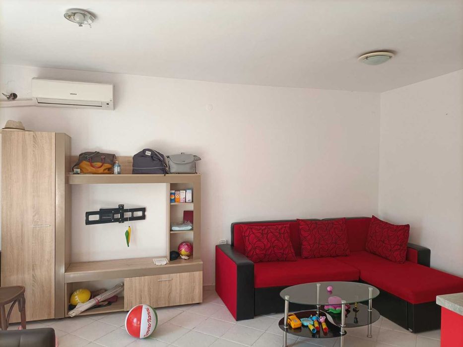 Дава се под наем Тристаен апартамент в Варна, Лятно кино Тракия - 17 кв.м за 255 € - Снимка #3