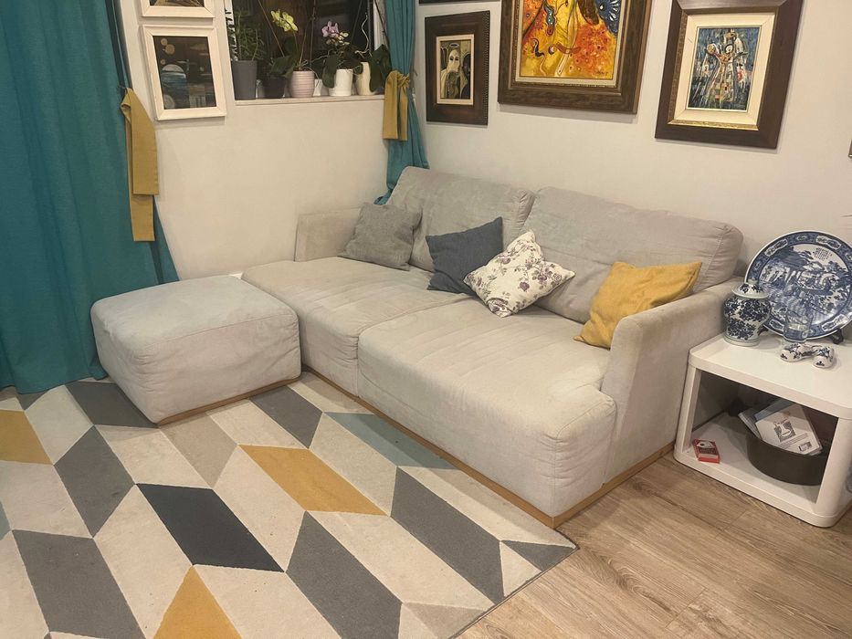 Диван триместен с табуретка