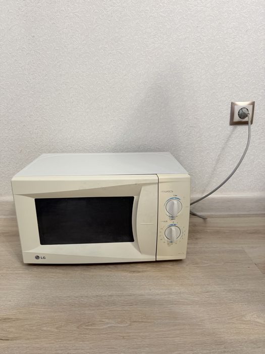 Продам микроволновку LG