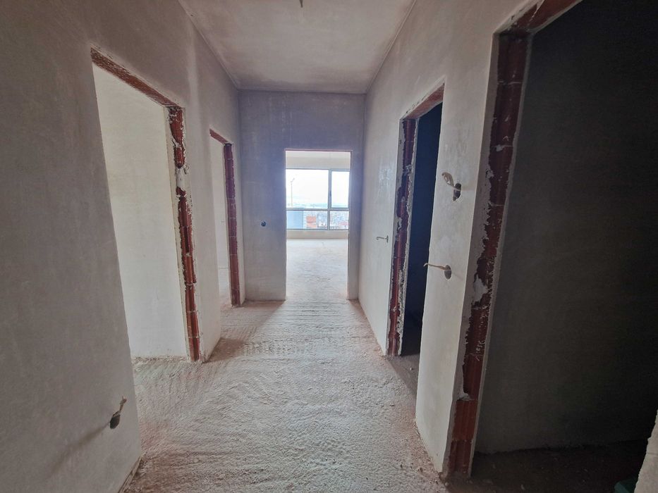 Тристаен апартамент в кв. Освобождение, гр. Благоевград