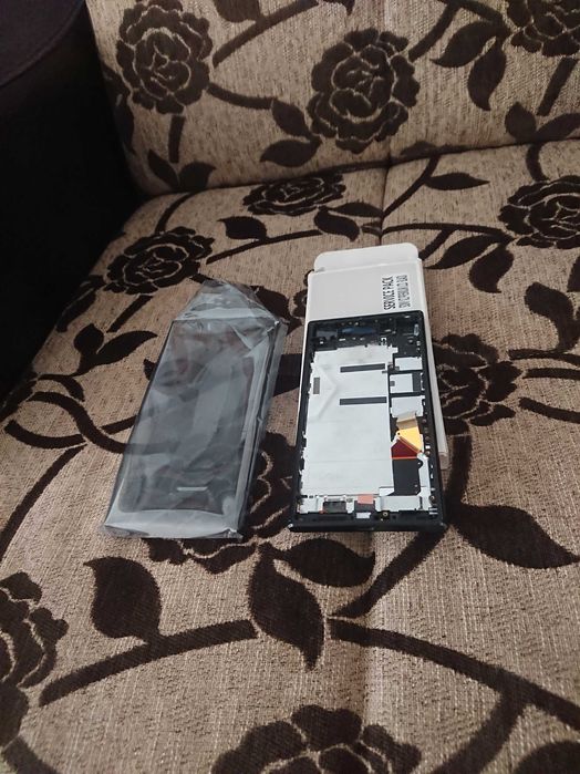 Чисто нов оригинален дисплей с каса за Sony xz premium,цвят черен