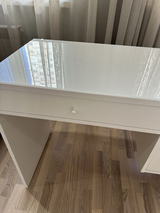 Косметический стол IKEA