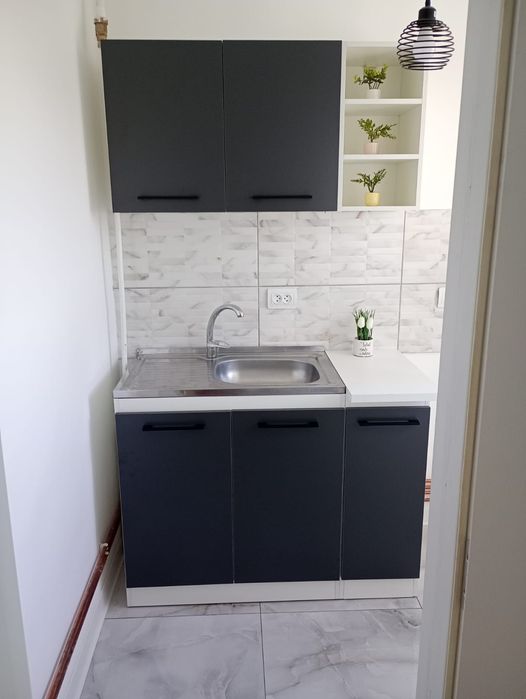 Închiriez garsonieră