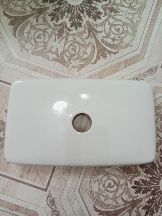 Крышка  унитаз   бачок  унитаза