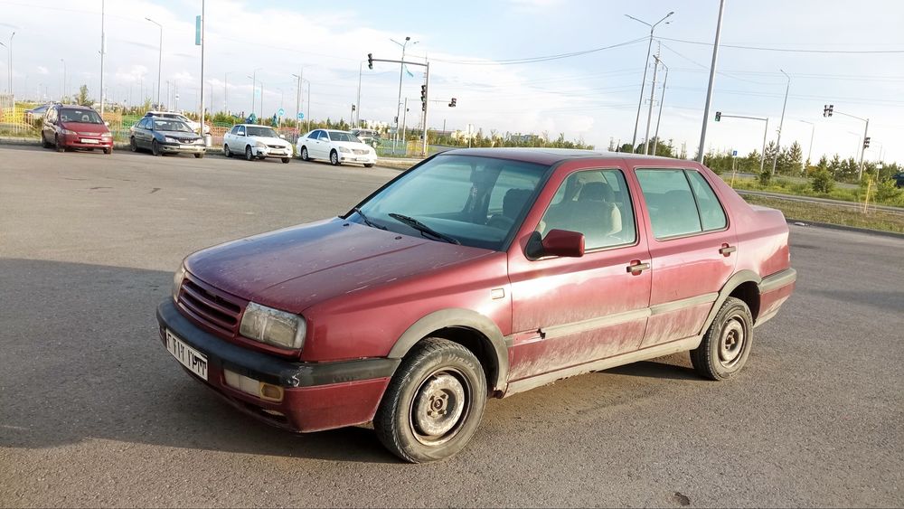 Продам машину volkswagen vento