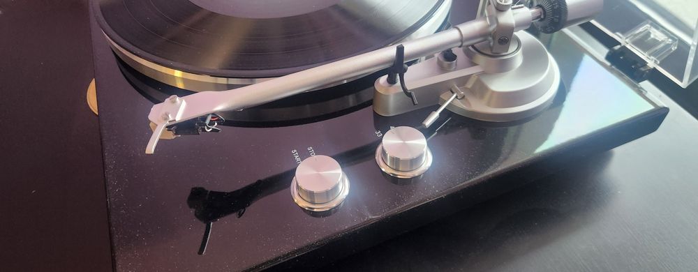 Vand Pick-up AKAI TTA07USB Bluetooth + colecție albume vinil