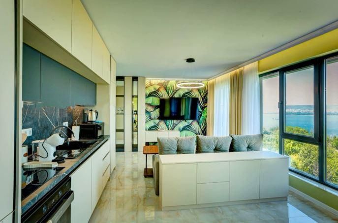 Дава се под наем Тристаен апартамент в Варна, Галата - 108 кв.м за 1200 € - Снимка #1