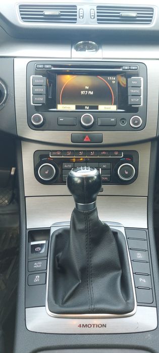 VW PASSAT B7 4x4 2.0TDi 140cp 2011 Break argintiu