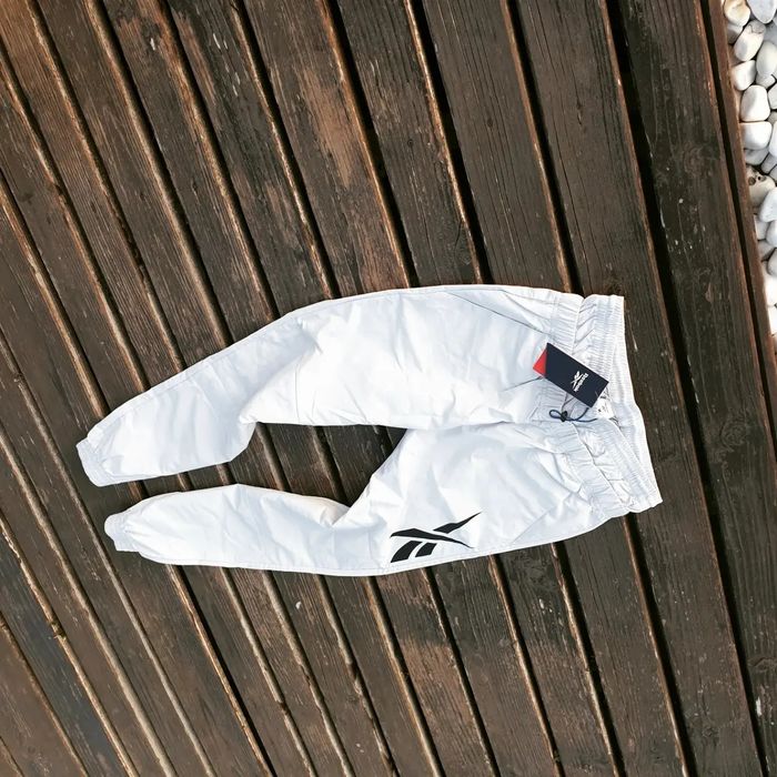 Уникално дамско долнище Reebok размер XL висока талия бял цвят спорт