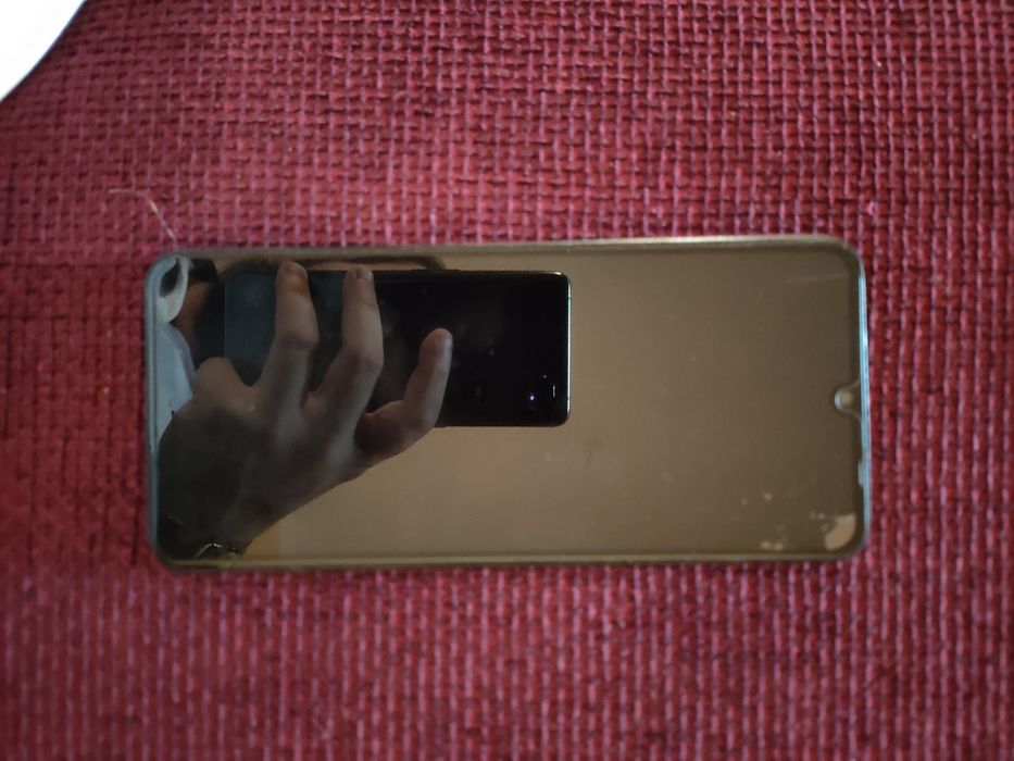 Vând sau schimb iPhone 7 și redmi 14c