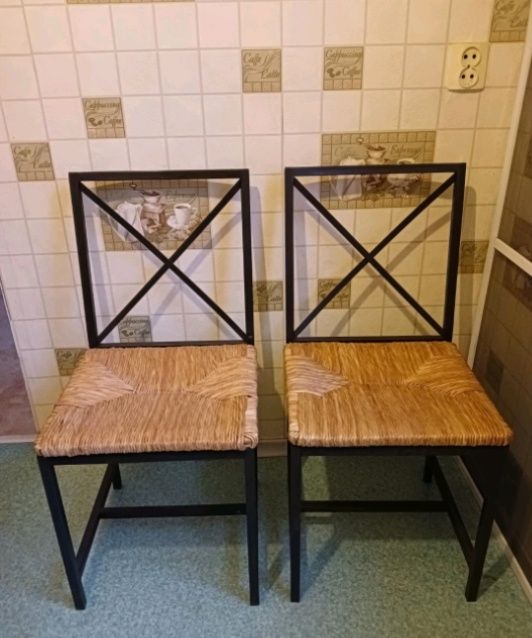 Два стула и стол Икеа б/у