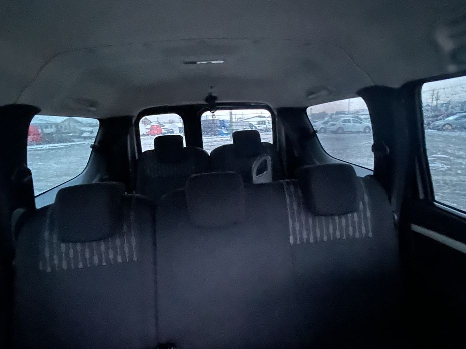 Logan Mcv 1.6 mpi  7 locuri Euro 5