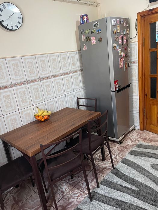 Vând apartament cu 3 camere