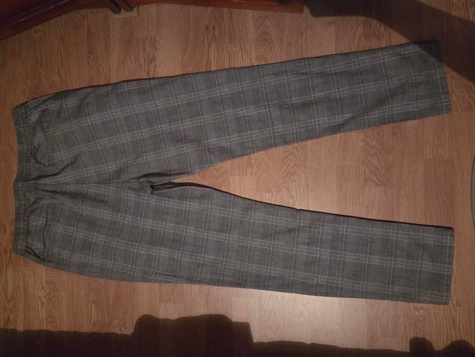 Pantaloni Reserved noi