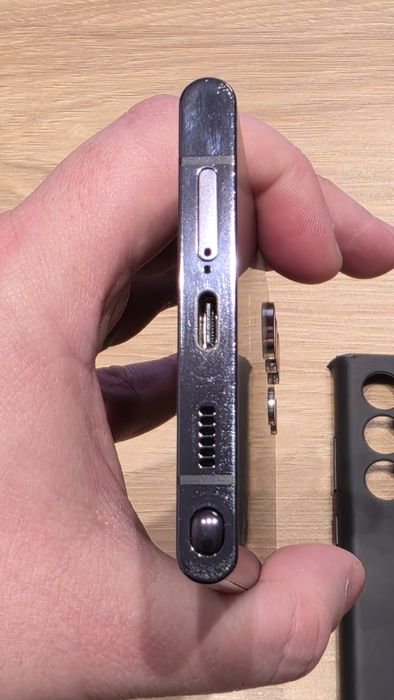 Samsung Galaxy S22 Ultra, 512 GB + Two Cases