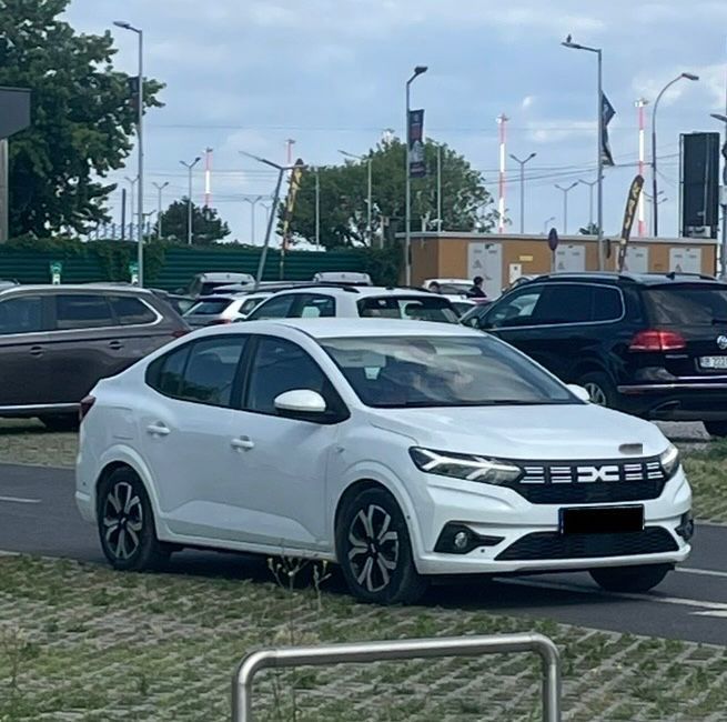 Dacia Logan DACIA LOGAN JOURNEY TC 90 MT6 An 2023 Nou KM 35.000 in Garantie