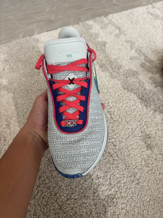 Обувки-Lebron20.Размер-39.