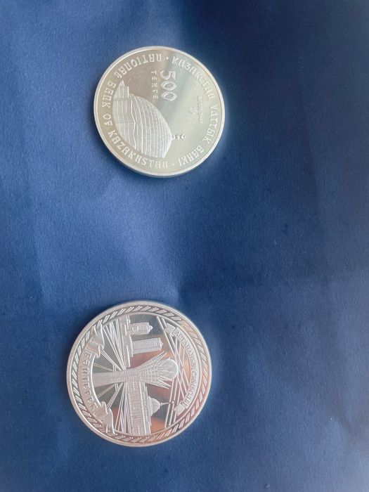 Продам серебренные манеты 925